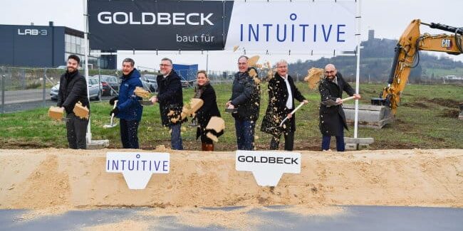 Erster Spatenstich für den Neubau am Intuitive-Standort Biebertal