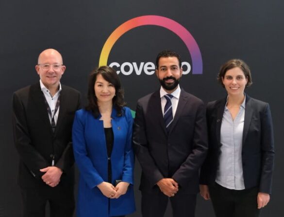 Gruppenfoto mit Führungskräften von Allmed und Covestro